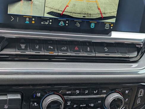 Used 2024 Chevrolet Silverado 2500 High Country w/ Technology Package AWD/4WD image 15