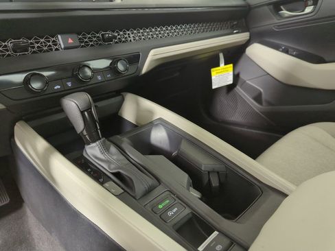 Used 2025 Honda Accord LX image 20