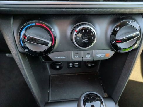 Used 2020 Hyundai Kona SEL w/ Cargo Package image 14