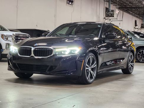Used 2023 BMW 330i Sedan w/ Premium Package image 4