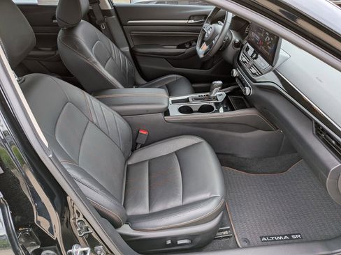 Certified 2023 Nissan Altima 2.5 SR w/ SR Premium Package FWD image 32