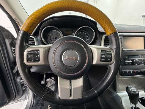 Used 2013 Jeep Grand Cherokee Overland w/ Advance Technology Group AWD/4WD image 16