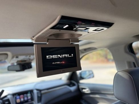 Used 2017 GMC Yukon Denali w/ Open Road Package image 19