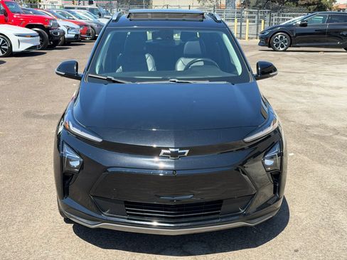 Used 2022 Chevrolet Bolt EUV Premier w/ Launch Edition FWD image 2