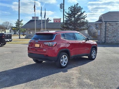 Certified 2024 Jeep Compass Latitude w/ Convenience Group image 21