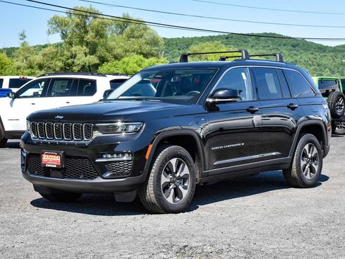 Used 2022 Jeep Grand Cherokee Limited 4xe w/ Luxury Tech Group II AWD/4WD image 7