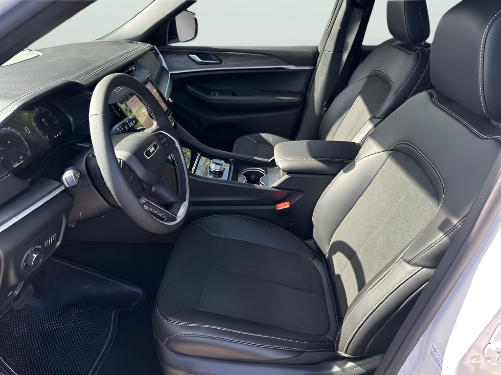 New 2026 Jeep Grand Cherokee Altitude RWD image 24
