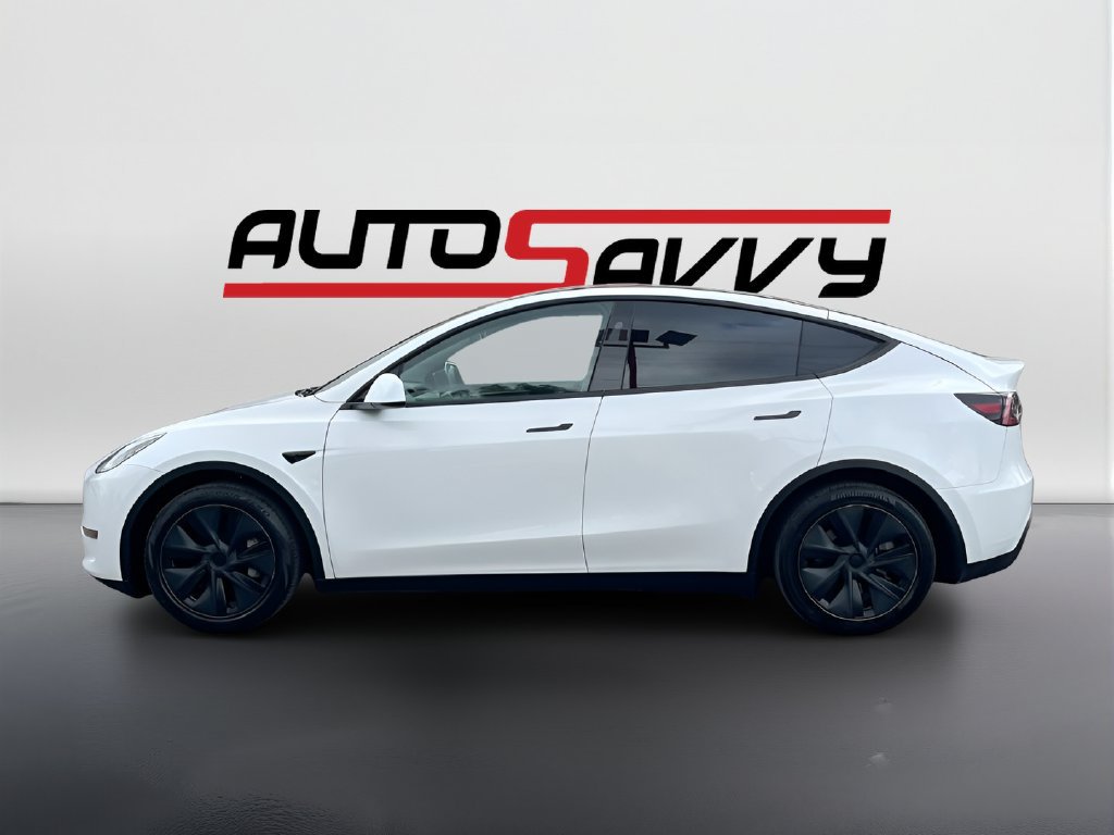 Used 2024 Tesla Model Y Long Range RWD image 4