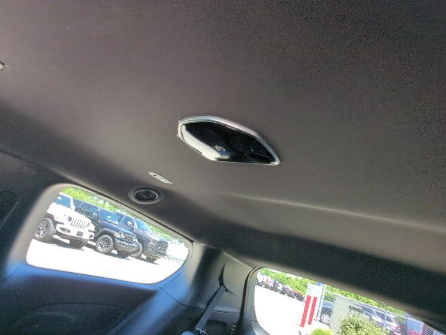 New 2027 Chrysler Pacifica Select w/ Family Tech Group FWD image 23