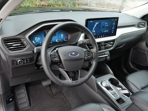 Certified 2024 Ford Escape Platinum image 4