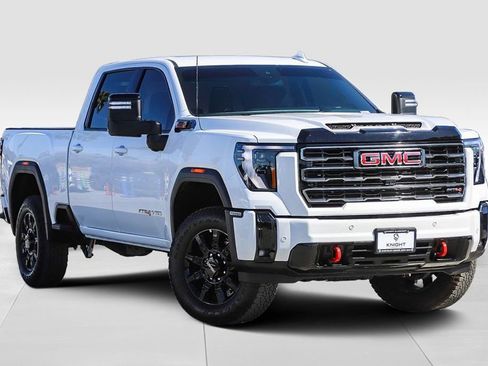 Used 2025 GMC Sierra 2500 AT4 image 2