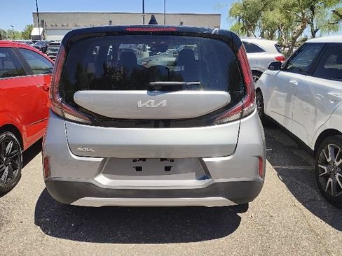 Certified 2025 Kia Soul LX w/ LX Technology Package FWD image 13