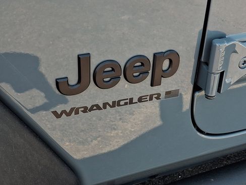 Used 2024 Jeep Wrangler Unlimited Sport AWD/4WD image 30