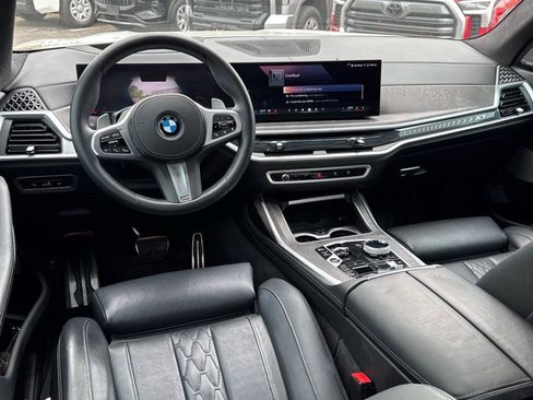 Used 2024 BMW X7 M50i AWD/4WD image 7