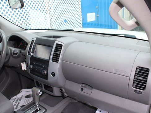 Used 2019 Nissan Frontier SV RWD image 12