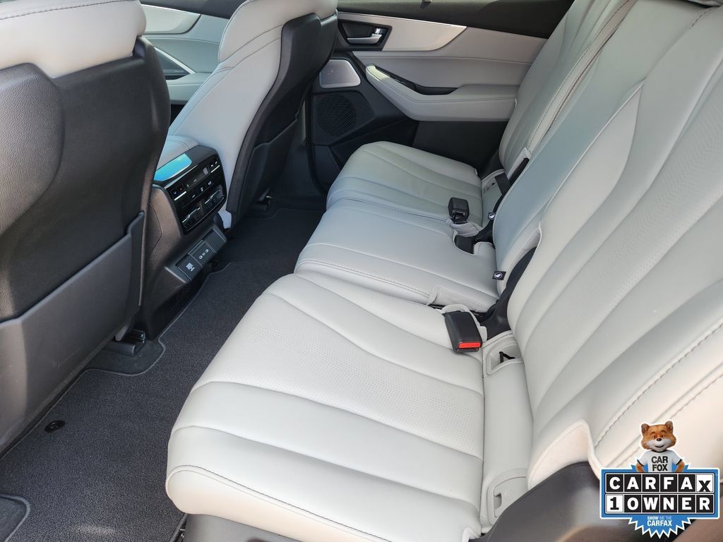 Certified 2026 Acura MDX w/ Technology Package FWD image 31