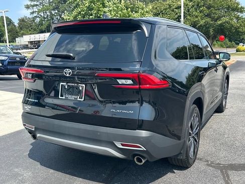 Used 2024 Toyota Grand Highlander AWD Hybrid image 3