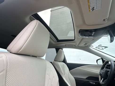 Certified 2023 Lexus RX 350h w/ Accessory Package (Z1) image 17