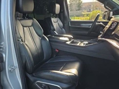 Used 2022 Jeep Wagoneer Series III w/ Premium Group I image 9