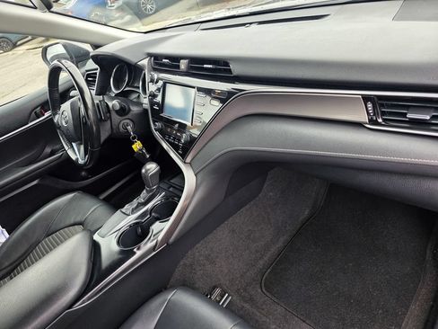 Used 2019 Toyota Camry SE FWD image 21