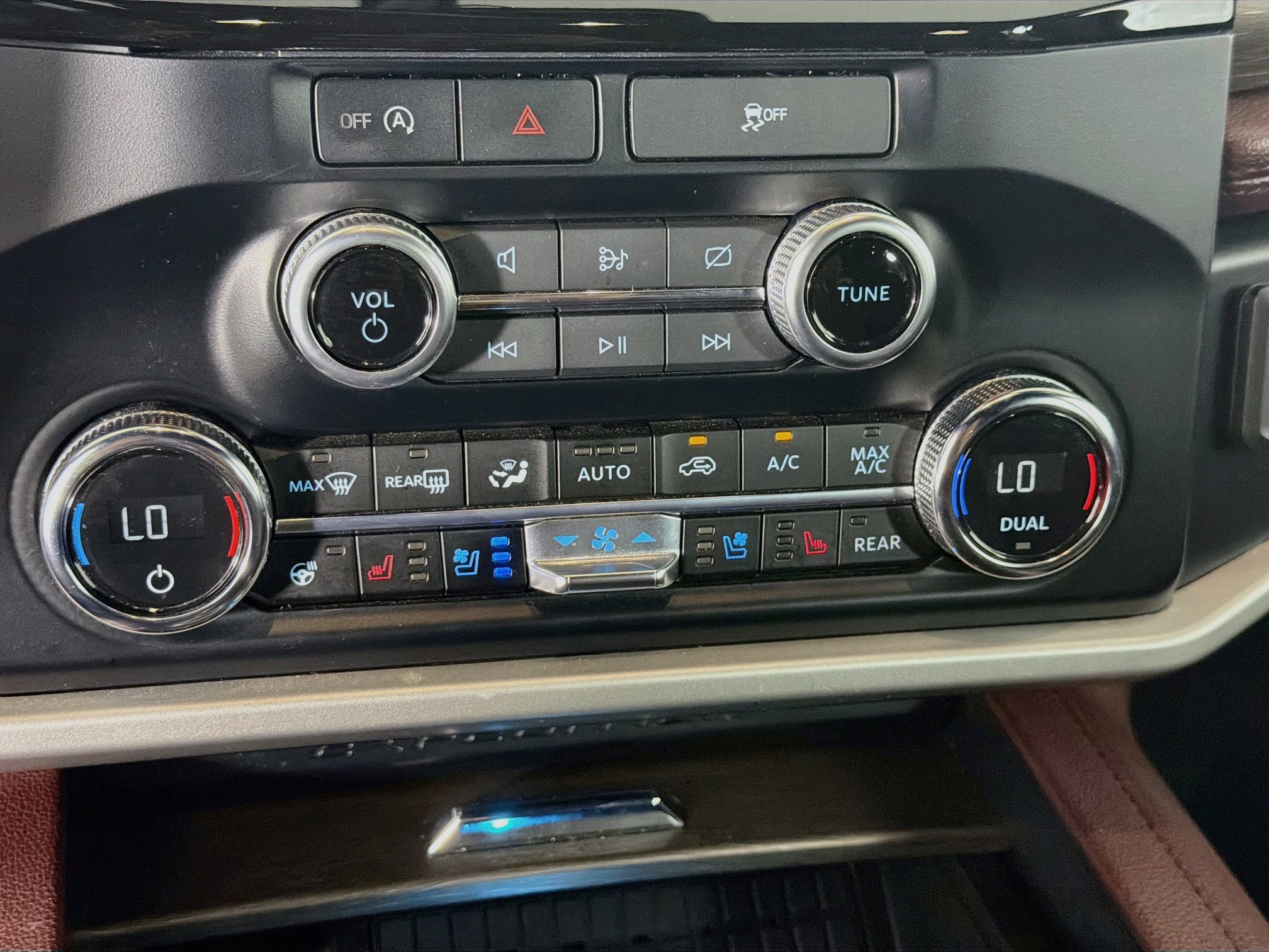 Used 2024 Ford Expedition Limited RWD image 23