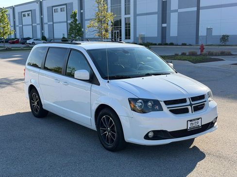 Used 2019 Dodge Grand Caravan GT FWD image 3