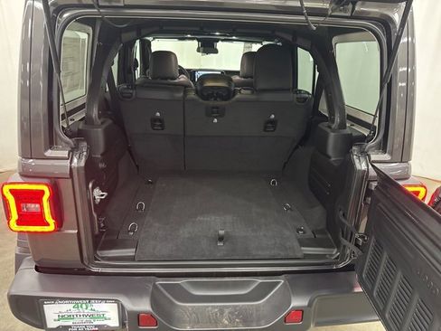 Used 2025 Jeep Wrangler Unlimited Rubicon image 23