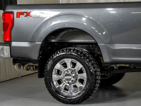 Used 2019 Ford F350 Lariat w/ Chrome Package image 6