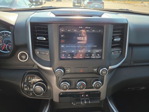 Used 2021 RAM 1500 Big Horn AWD/4WD image 14