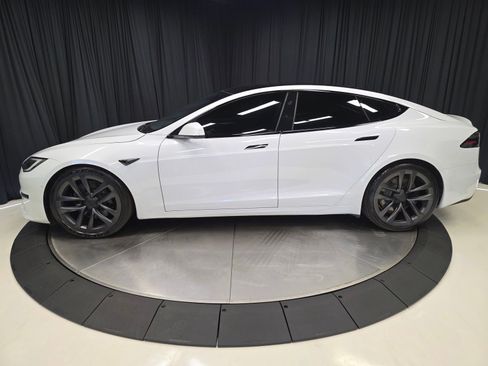 Used 2022 Tesla Model S image 9
