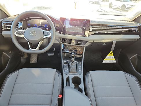 New 2026 Volkswagen Jetta SE image 7