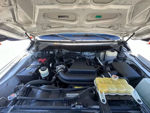 Used 2014 Nissan NV 2500 SV RWD image 19