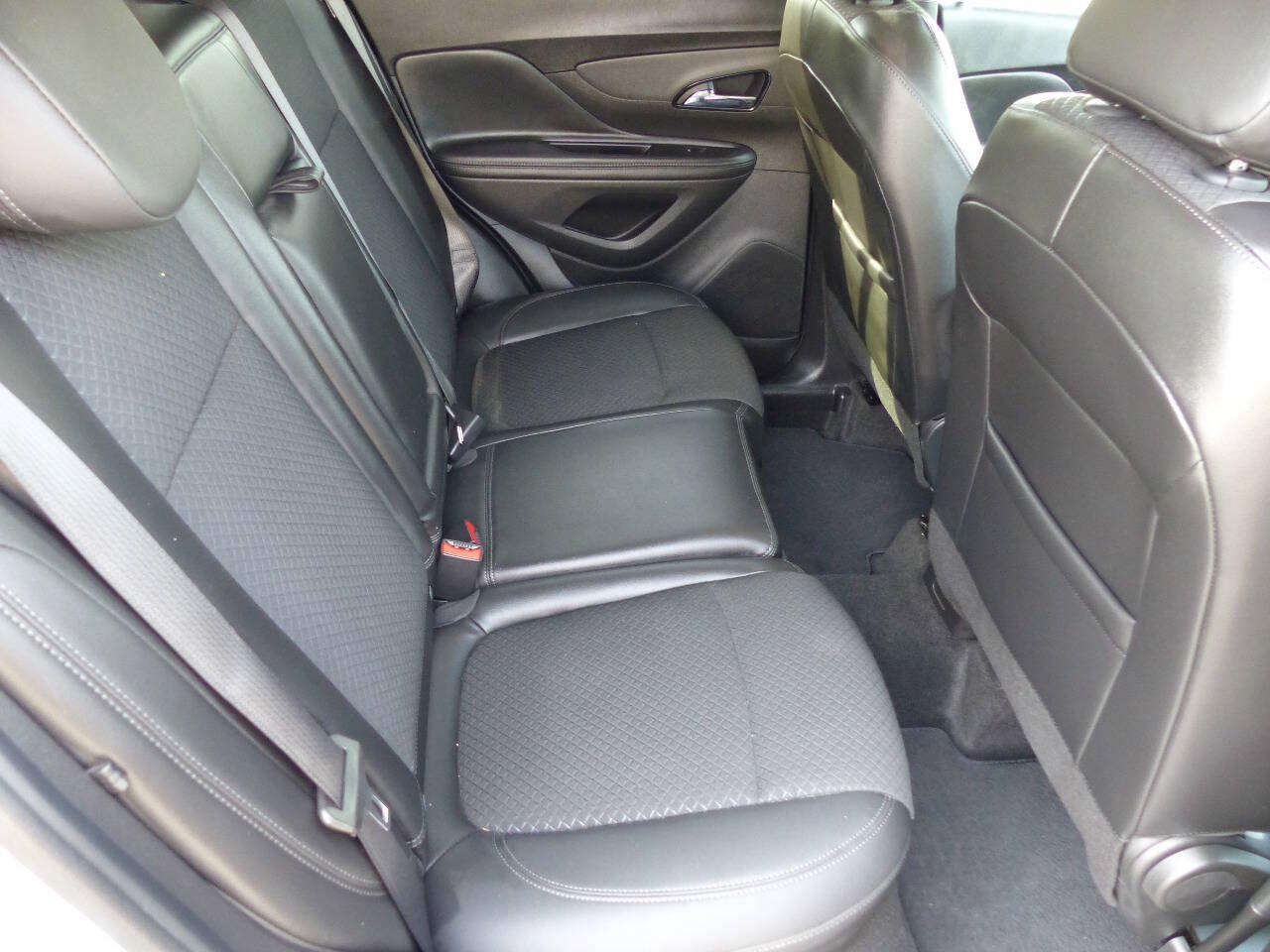Used 2022 Buick Encore Preferred w/ Safety Package AWD/4WD image 20