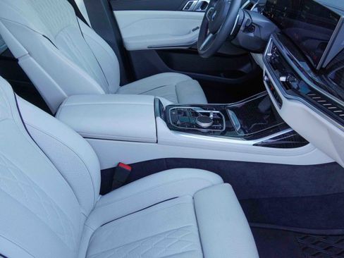 Certified 2026 BMW X7 M60i image 12