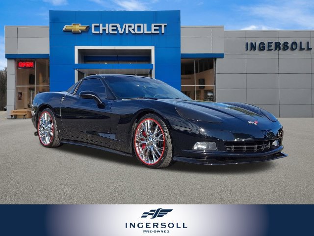 Used 2007 Chevrolet Corvette Coupe w/ Performance Package RWD image 1