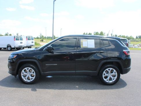 Used 2024 Jeep Compass Sport AWD/4WD image 6