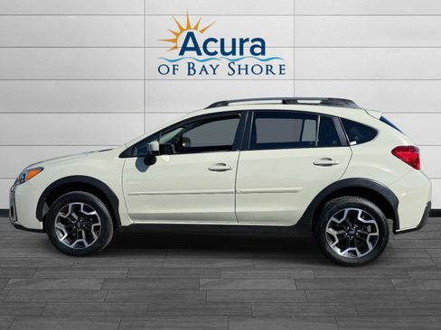 Used 2017 Subaru Crosstrek 2.0i Premium AWD/4WD image 2