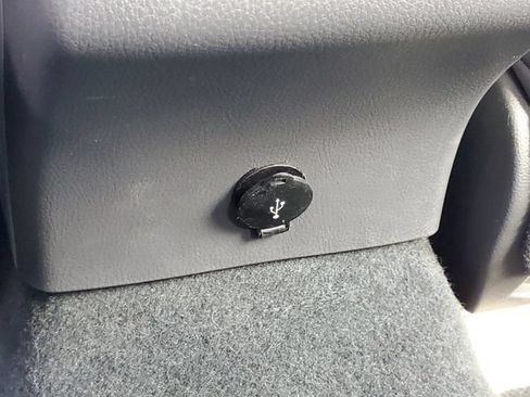 Used 2018 Toyota Camry XLE FWD image 31