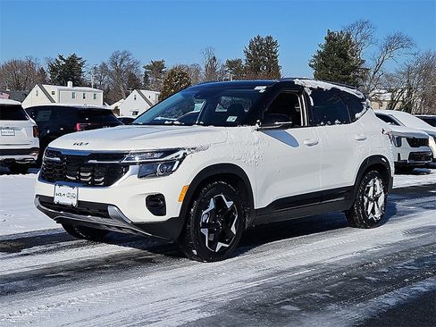 Certified 2025 Kia Seltos S image 7