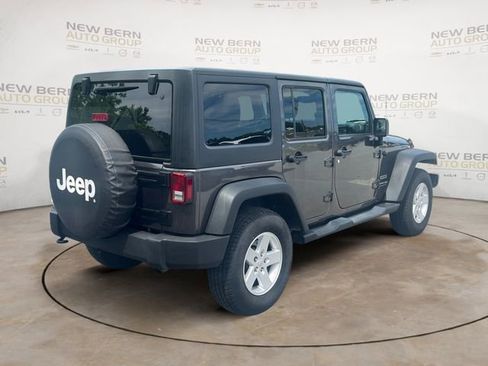 Used 2018 Jeep Wrangler Unlimited Sport S AWD/4WD image 5