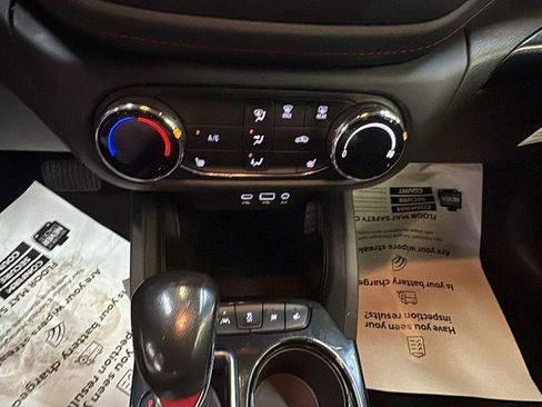Used 2022 Chevrolet TrailBlazer RS FWD image 22