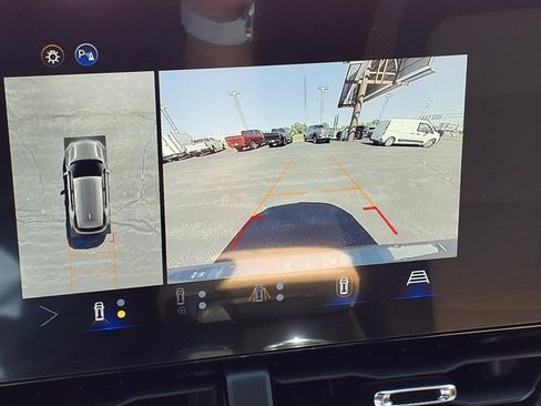 New 2026 Chevrolet Equinox ACTIV w/ Safety and Technology Package image 17