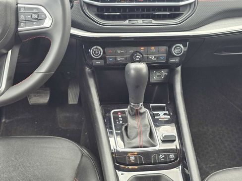 Used 2024 Jeep Compass Trailhawk AWD/4WD image 17
