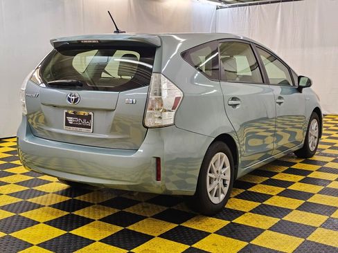 Used 2014 Toyota Prius V Three image 3