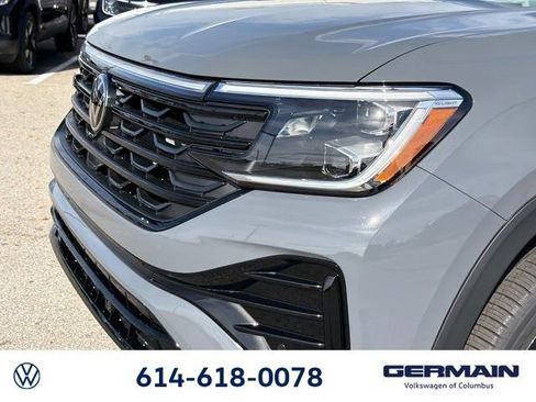 New 2026 Volkswagen Atlas Cross Sport SEL R-Line AWD/4WD image 13