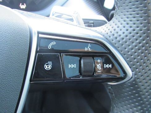 Used 2023 Audi e-tron GT Premium Plus w/ Performance Package image 40