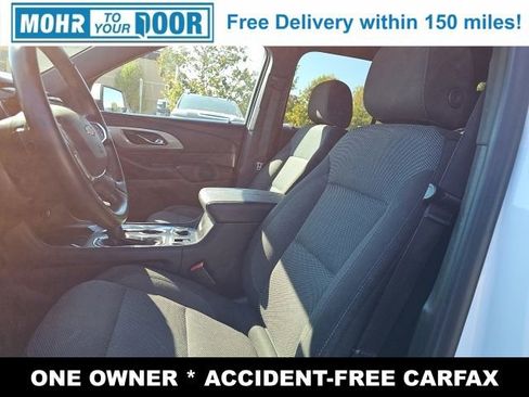 Used 2023 Chevrolet Traverse LT image 28