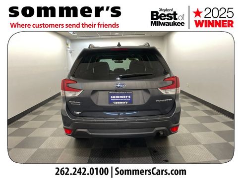Used 2020 Subaru Forester Premium AWD/4WD image 4