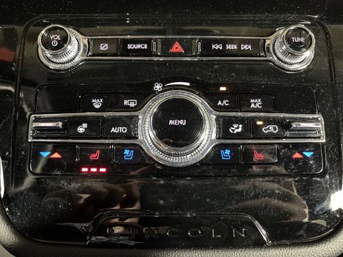 Used 2022 Lincoln Corsair AWD w/ Equipment Group 101A image 24