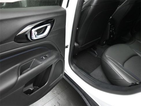 New 2026 Jeep Compass Latitude image 16